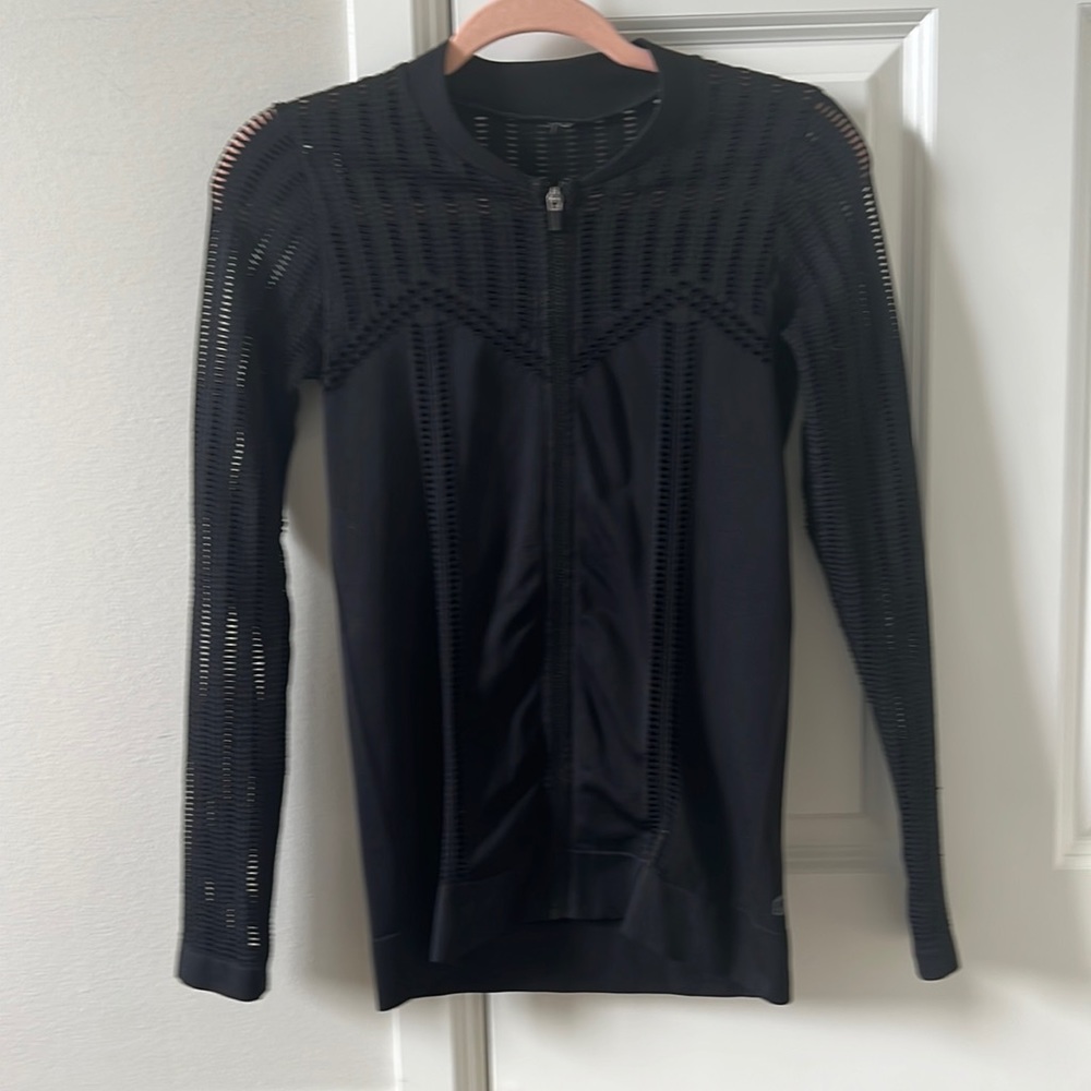 Fabletics jacket. Pre-worn, in good condition, xs